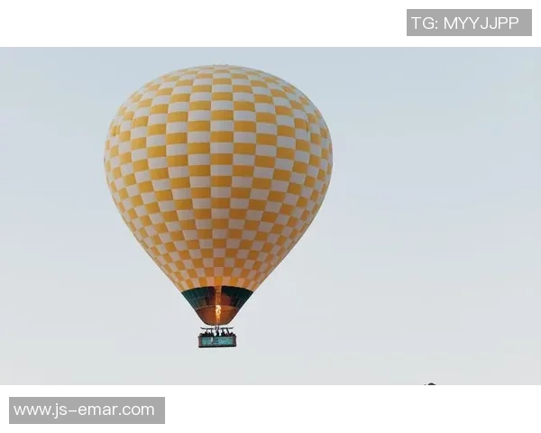 高清足球明星气球图片展示引领视觉盛宴尽享运动魅力与艺术之美 高清足球明星气球图片展示引领视觉盛宴尽享运动魅力与艺术之美