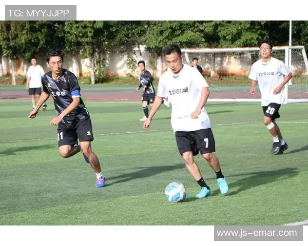 黄丽专访:从绿茵场到人生舞台的足球旅程回顾与展望