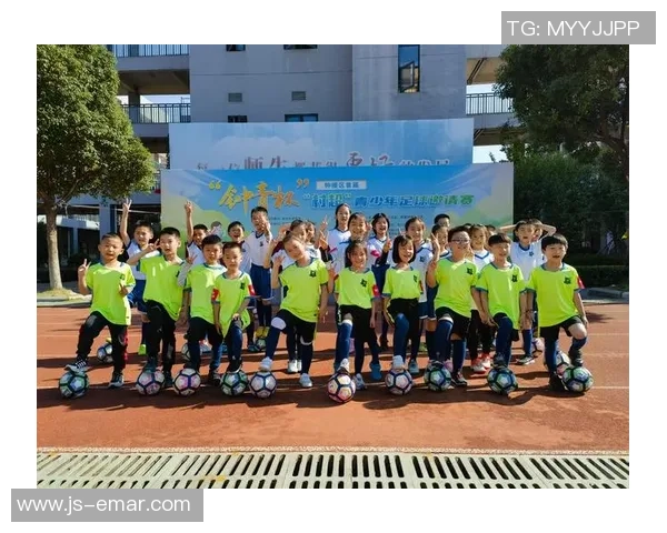 瑞村足球崛起之路探索青少年培养与社区发展的新模式 瑞村足球崛起之路探索青少年培养与社区发展的新模式